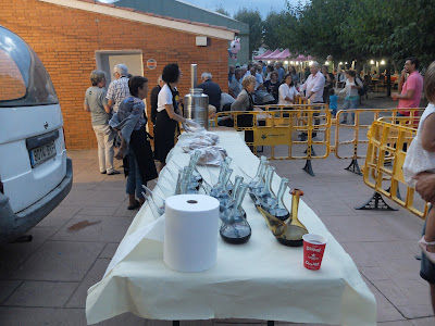 Porrons per la sardinada